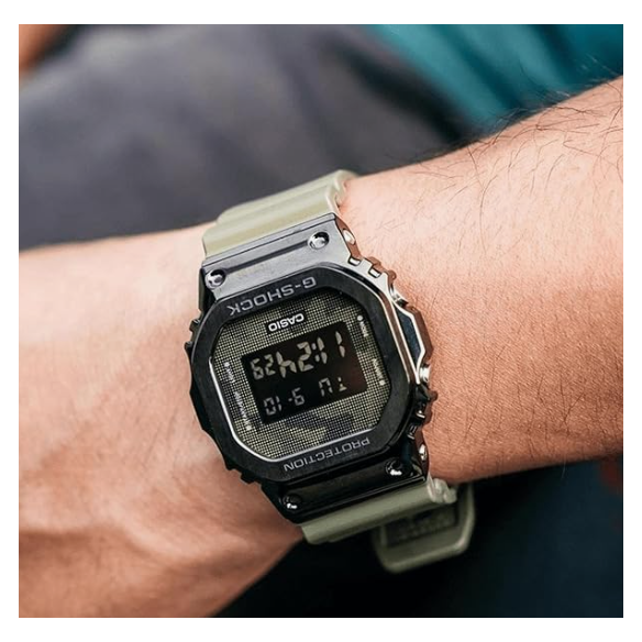 Casio Orologio Digitale al Quarzo Uomo con Cinturino in Plastica GM-5600B-3ER